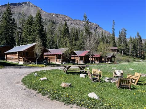 silvergate lodge|Cabins And Lodging Near Lamar Valley .